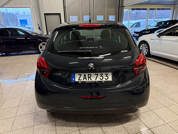 Peugeot 208 4 of 5