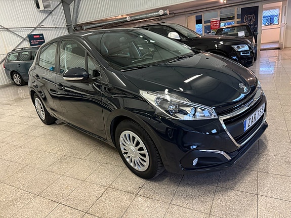 Peugeot 208 7 of 12