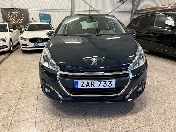 Peugeot 208 8 of 12