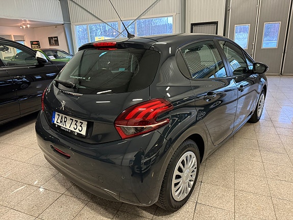 Peugeot 208 5 of 5