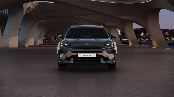 Cupra Formentor 2 of 8