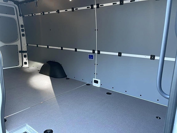 Mercedes-Benz eSprinter 420 5 of 11