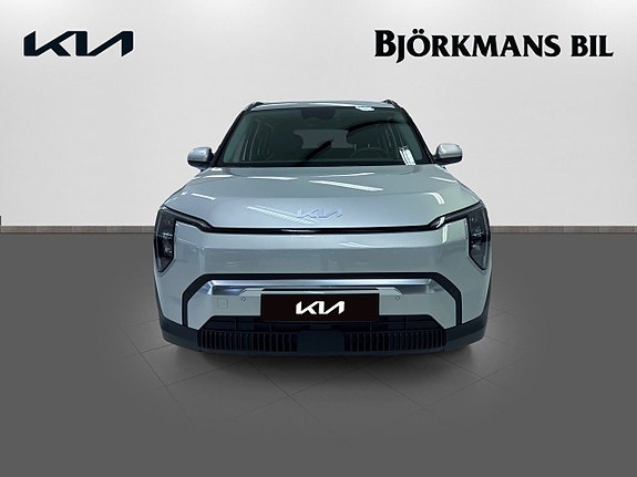 Kia EV3 2 of 23