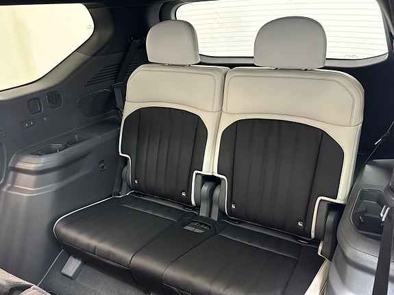 Kia EV9 15 of 23
