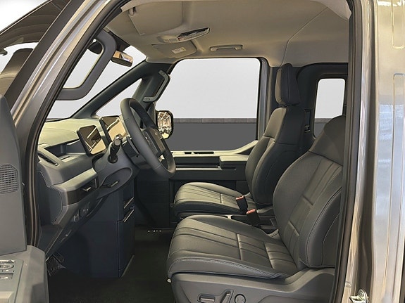 Kia PV5 8 of 18