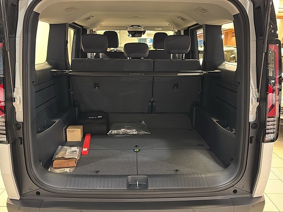 Kia PV5 14 of 15