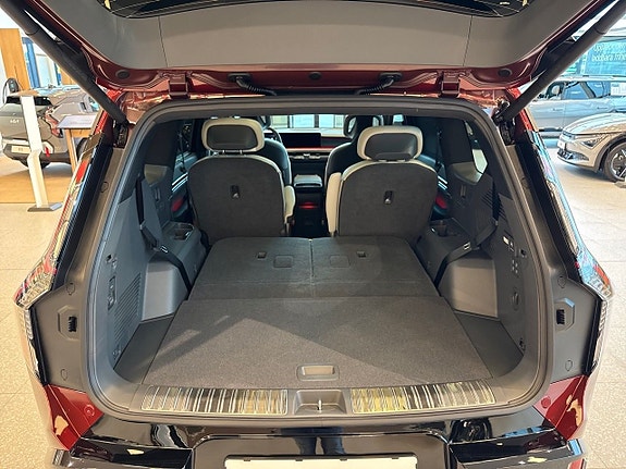 Kia EV9 14 of 24