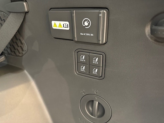 Kia EV9 18 of 24