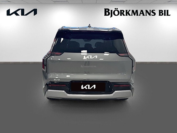 Kia EV9 5 of 25