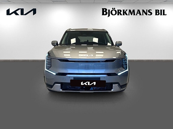 Kia EV9 2 of 25