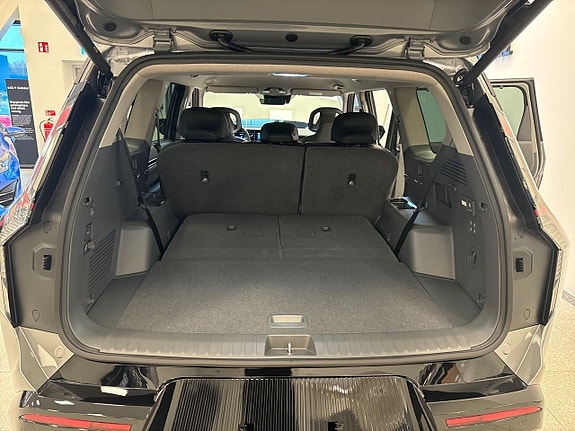 Kia EV9 14 of 25