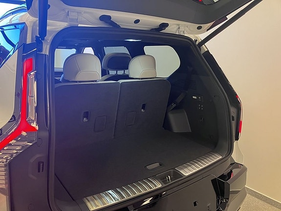 Kia EV9 16 of 27
