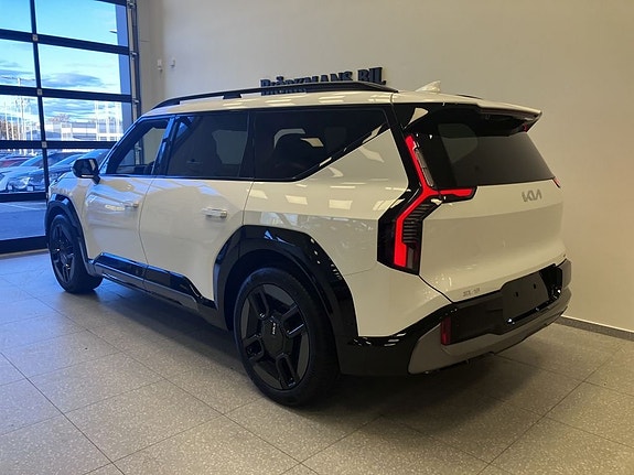 Kia EV9 3 of 5