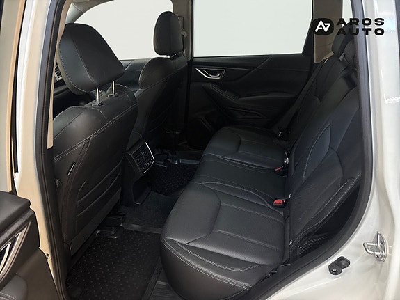 Subaru Forester 9 of 14
