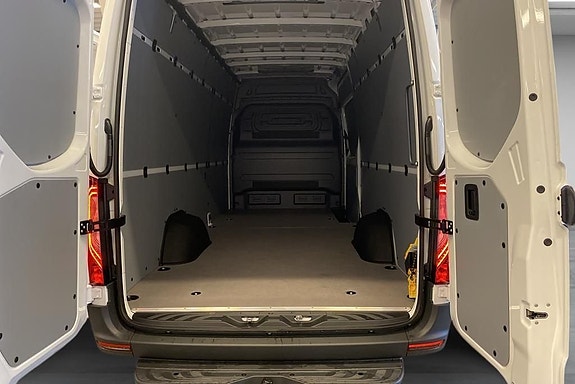 Mercedes-Benz Sprinter 208 14 of 23