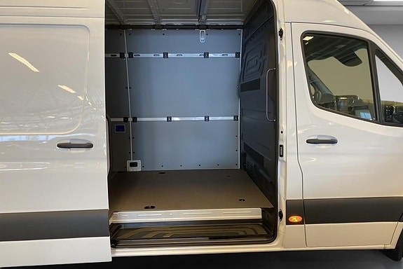 Mercedes-Benz Sprinter 208 15 of 21