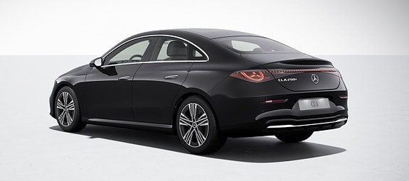 Mercedes-Benz CLA250 4 of 5