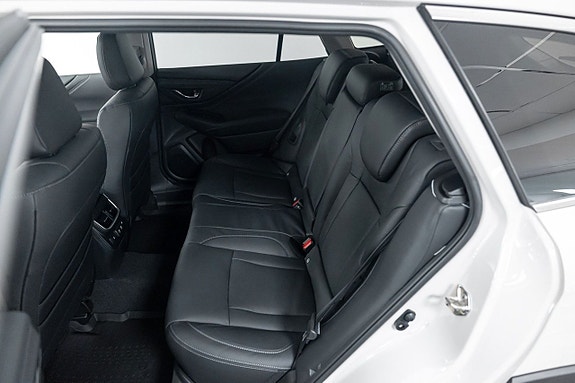 Subaru Outback 17 of 27