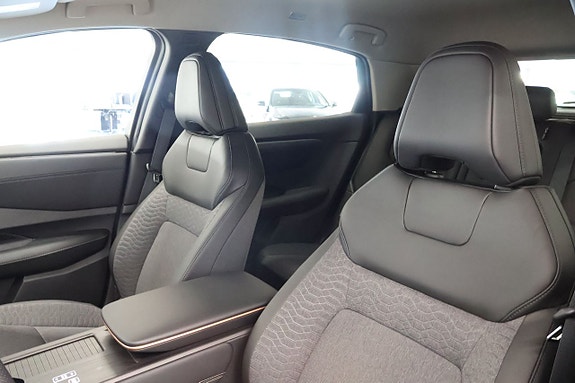 Nissan Ariya 8 of 15