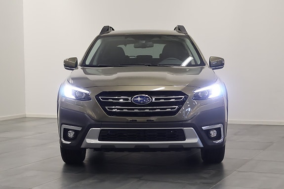 Subaru Outback 2 of 17