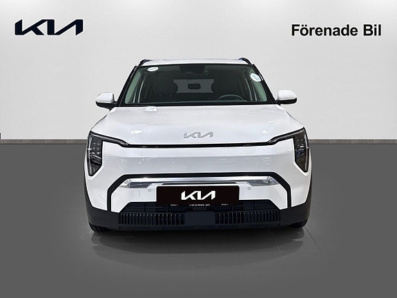 Kia EV3 2 of 19