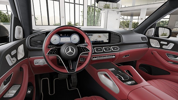 Mercedes-Benz GLS600 4 of 7