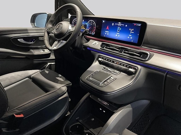 Mercedes-Benz V300 14 of 15