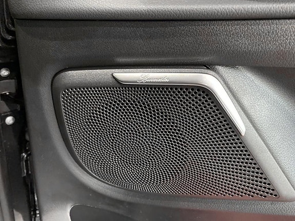 Mercedes-Benz V300 15 of 15