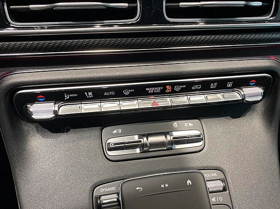 Mercedes-Benz V300 9 of 15