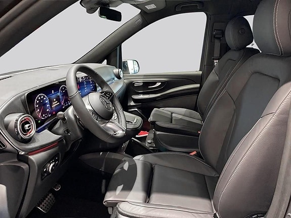 Mercedes-Benz V300 11 of 15