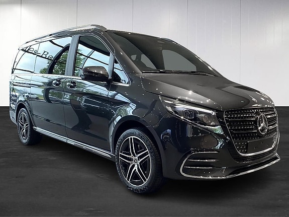 Mercedes-Benz V300 2 of 5