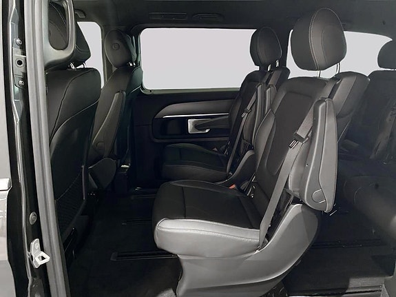 Mercedes-Benz V300 10 of 15