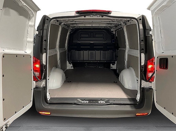Mercedes-Benz eVito 112 7 of 8