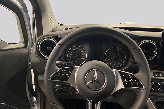 Mercedes-Benz T180 d 10 of 16