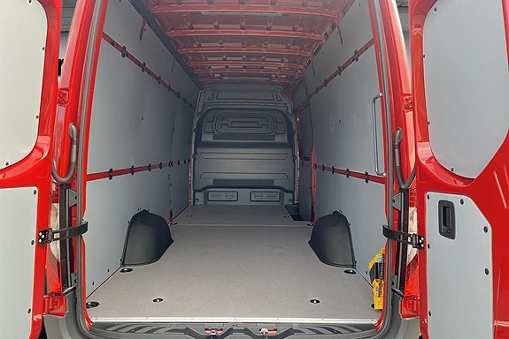 Mercedes-Benz eSprinter 420 14 of 18
