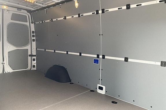 Mercedes-Benz eSprinter 420 15 of 17
