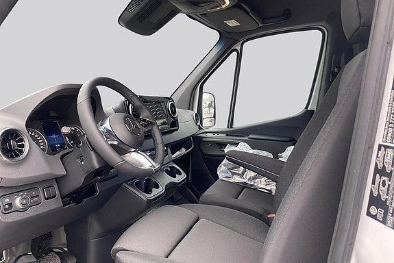 Mercedes-Benz eSprinter 420 8 of 17