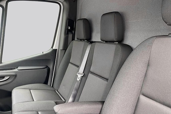 Mercedes-Benz eSprinter 420 9 of 17