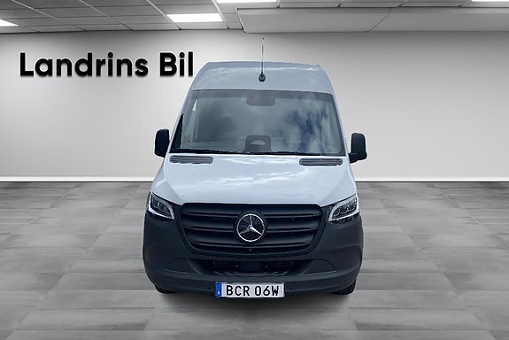 Mercedes-Benz eSprinter 420 2 of 17
