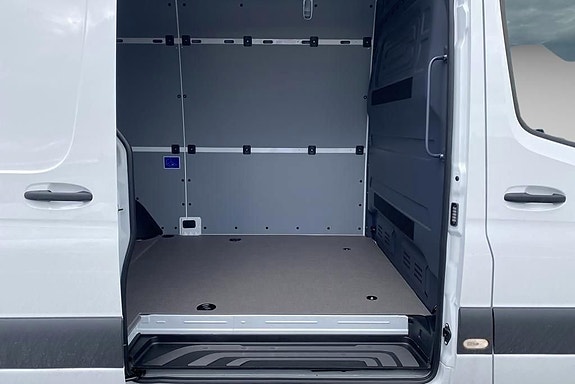 Mercedes-Benz eSprinter 414 19 of 23