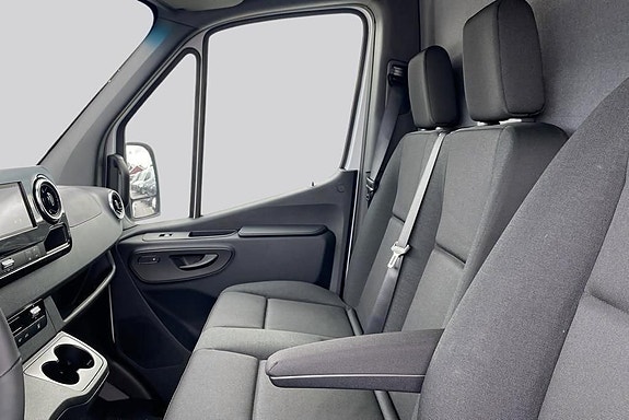 Mercedes-Benz eSprinter 414 9 of 23