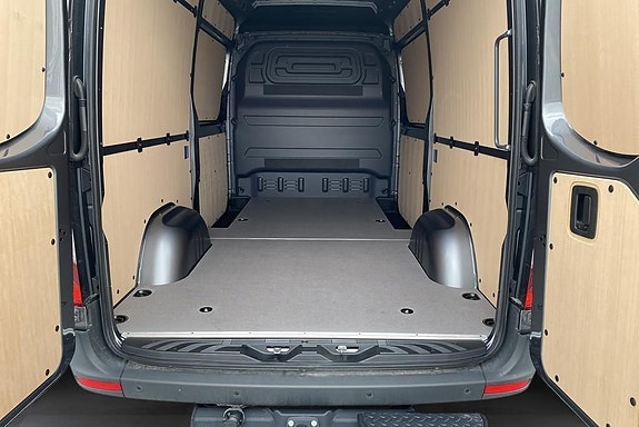 Mercedes-Benz Sprinter 319 14 of 20