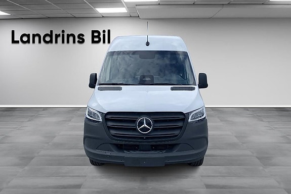 Mercedes-Benz eSprinter 414 2 of 17