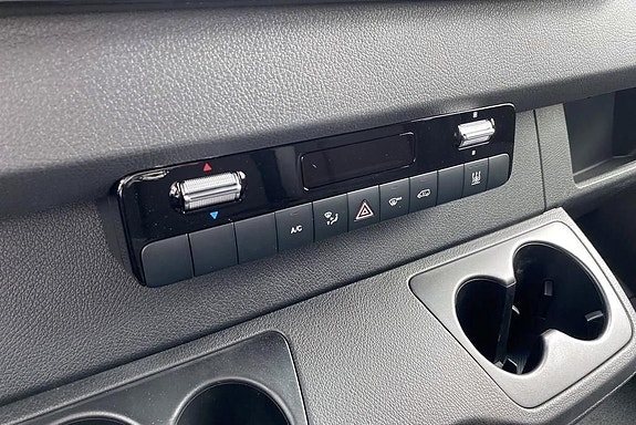 Mercedes-Benz eSprinter 414 13 of 17