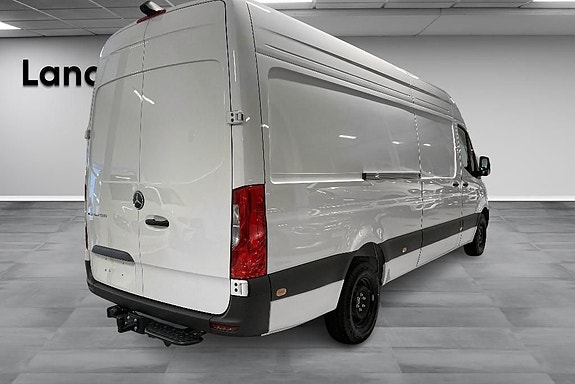 Mercedes-Benz eSprinter 420 4 of 11