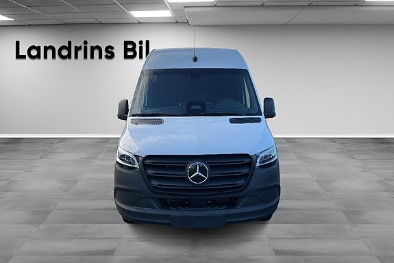 Mercedes-Benz eSprinter 314 2 of 14