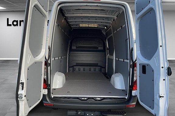 Mercedes-Benz eSprinter 314 9 of 14