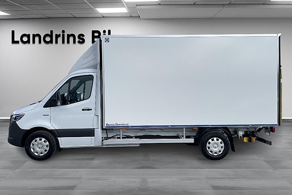 Mercedes-Benz eSprinter 420 4 of 14