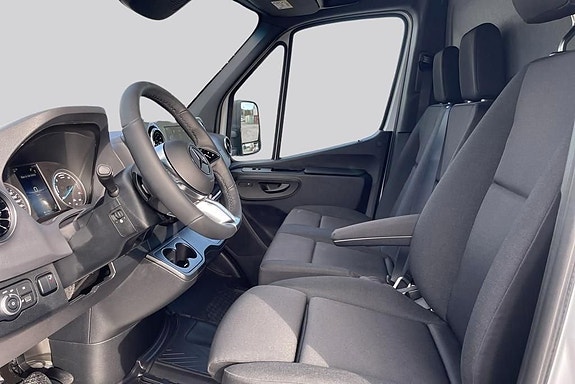 Mercedes-Benz eSprinter 420 8 of 14