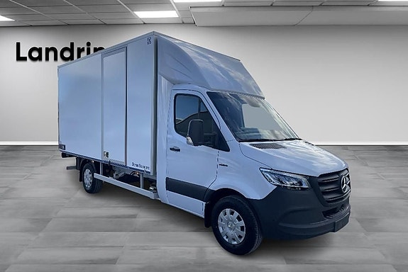 Mercedes-Benz eSprinter 420 3 of 14